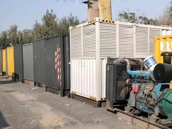 七坊镇200KW柴油发电机机组每小时油耗是多少？
